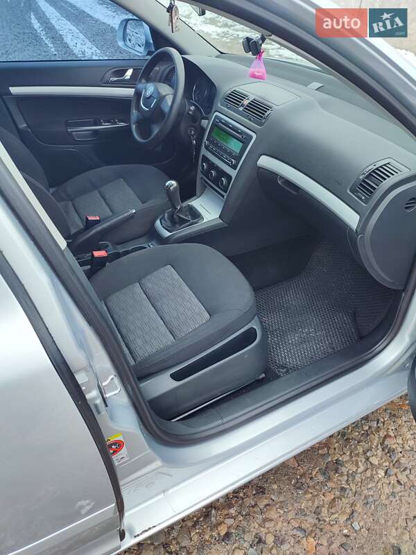 Лифтбек Skoda Octavia 2010 в Ивано-Франковске