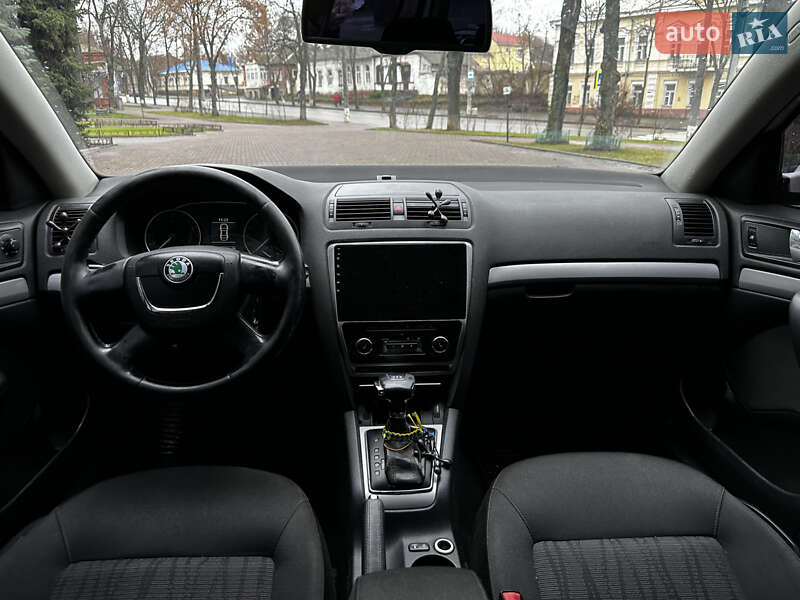 Універсал Skoda Octavia 2012 в Сумах