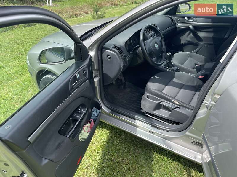 Ліфтбек Skoda Octavia 2006 в Хусті