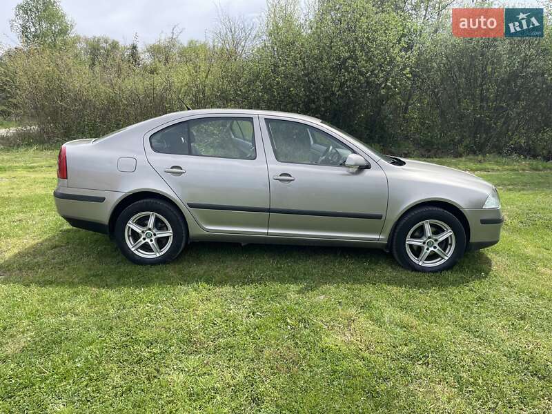 Ліфтбек Skoda Octavia 2006 в Хусті