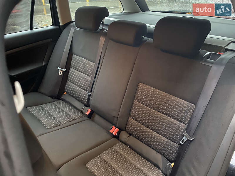 Універсал Skoda Octavia 2011 в Києві фото 32 Універсал Skoda Octavia 2011 в Києві