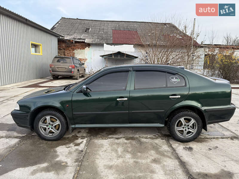 Ліфтбек Skoda Octavia 2000 в Ізюмі
