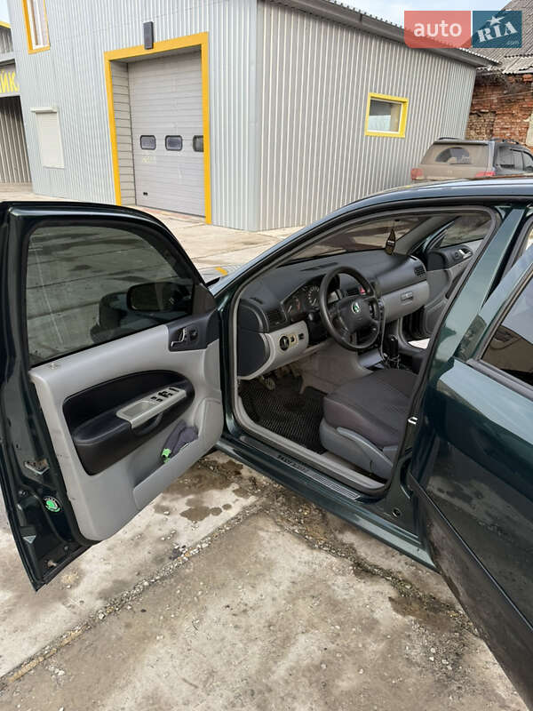 Ліфтбек Skoda Octavia 2000 в Ізюмі