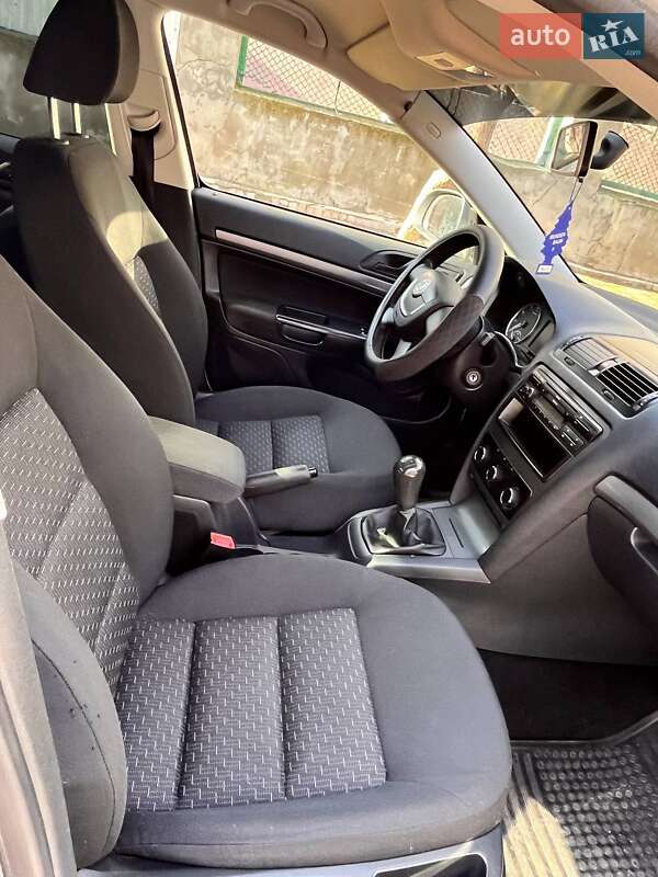 Ліфтбек Skoda Octavia 2012 в Сараті