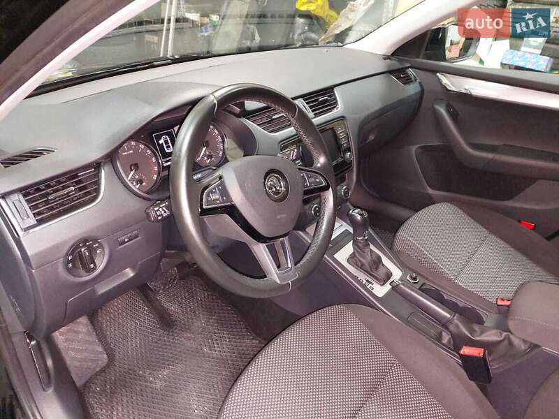 Лифтбек Skoda Octavia 2016 в Львове