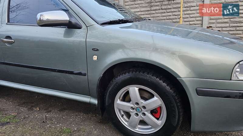 Лифтбек Skoda Octavia 2002 в Запорожье