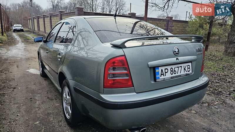 Лифтбек Skoda Octavia 2002 в Запорожье