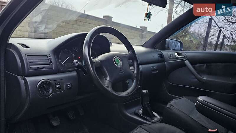 Лифтбек Skoda Octavia 2002 в Запорожье