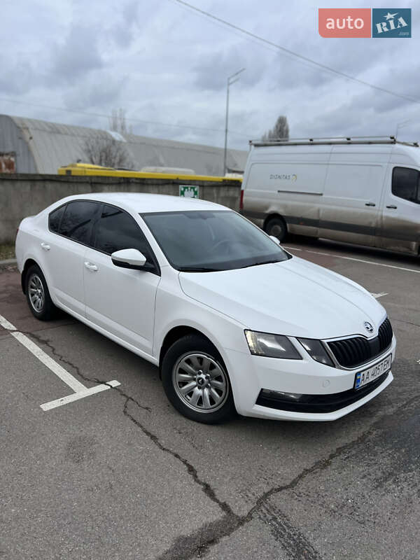 Лифтбек Skoda Octavia 2018 в Киеве