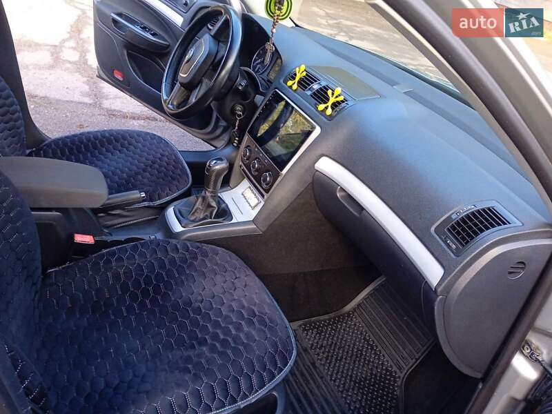 Ліфтбек Skoda Octavia 2011 в Ніжині