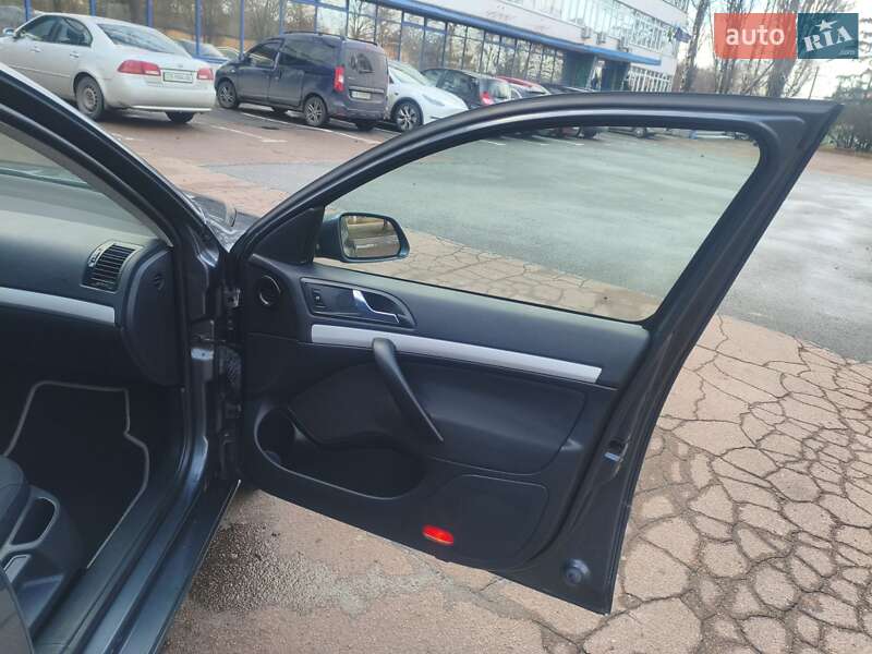 Универсал Skoda Octavia 2007 в Чернигове