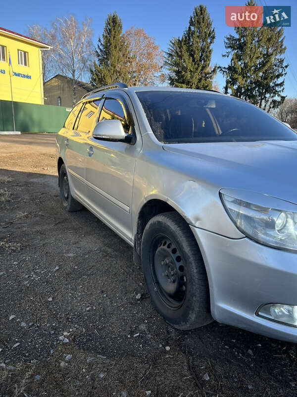 Универсал Skoda Octavia 2010 в Попельне