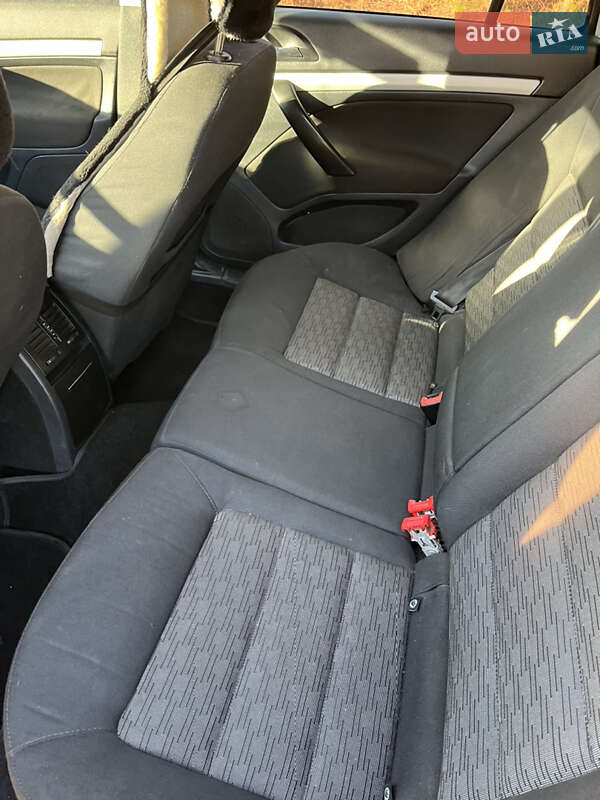 Универсал Skoda Octavia 2010 в Попельне