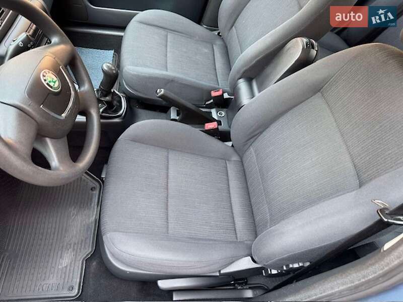 Лифтбек Skoda Octavia 2010 в Киеве фото 8 Лифтбек Skoda Octavia 2010 в Киеве