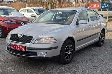 Лифтбек Skoda Octavia 2008 в Ровно