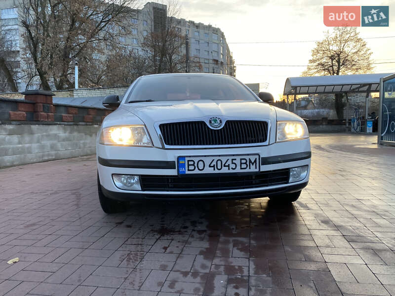 Лифтбек Skoda Octavia 2010 в Ровно