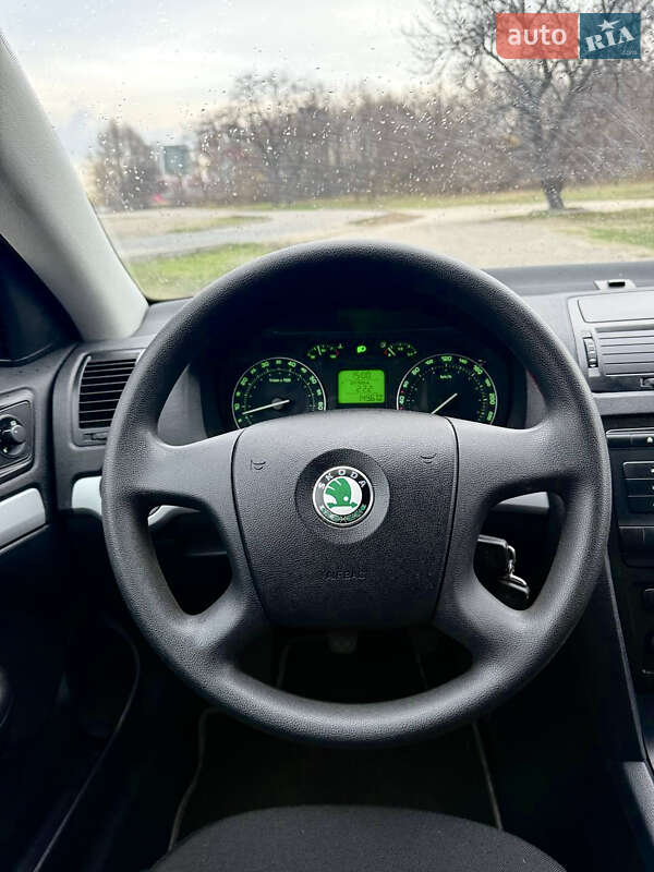 Лифтбек Skoda Octavia 2007 в Днепре