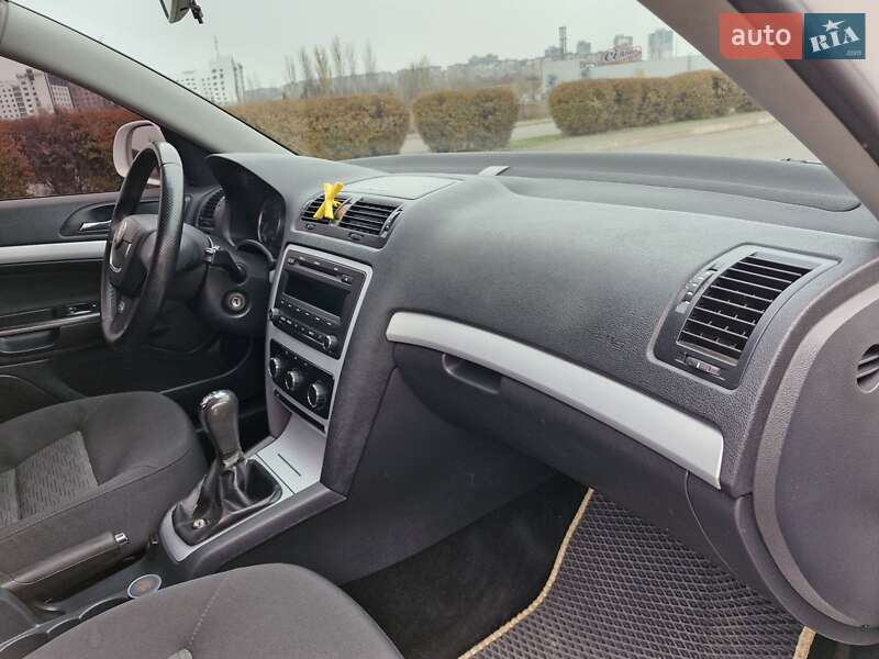 Ліфтбек Skoda Octavia 2010 в Кривому Розі