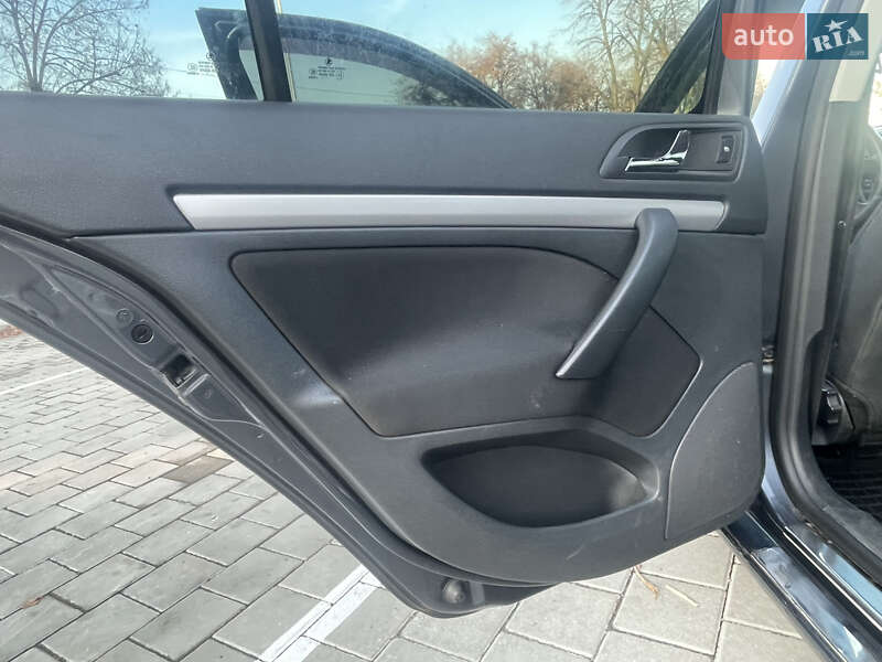 Лифтбек Skoda Octavia 2011 в Черкассах