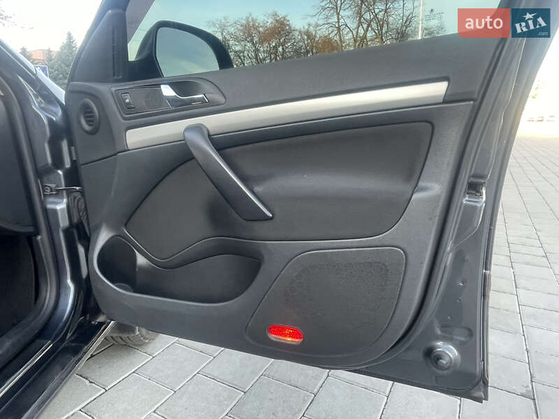 Лифтбек Skoda Octavia 2011 в Черкассах