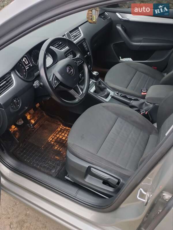 Універсал Skoda Octavia 2015 в Старокостянтинові