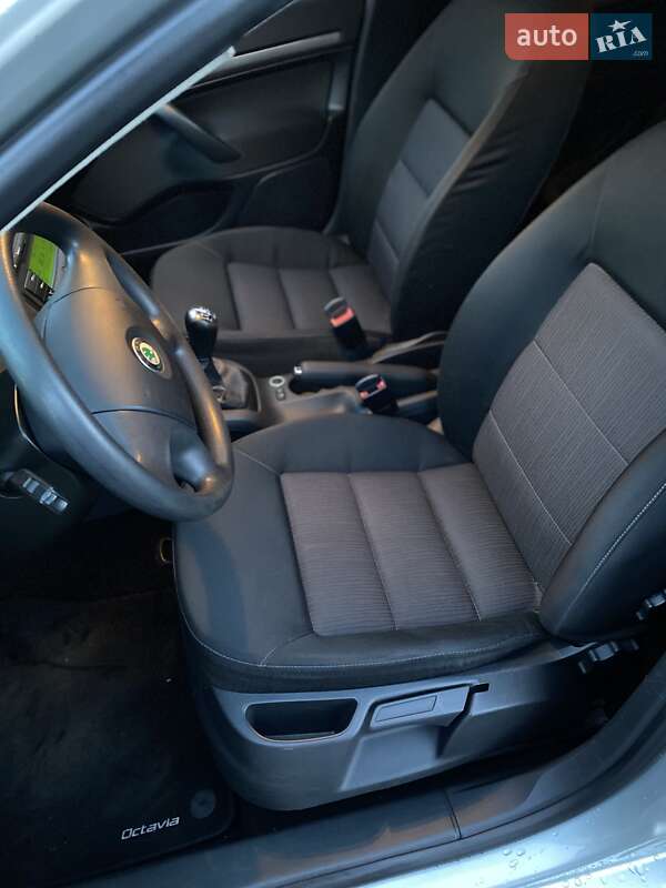 Лифтбек Skoda Octavia 2006 в Николаеве
