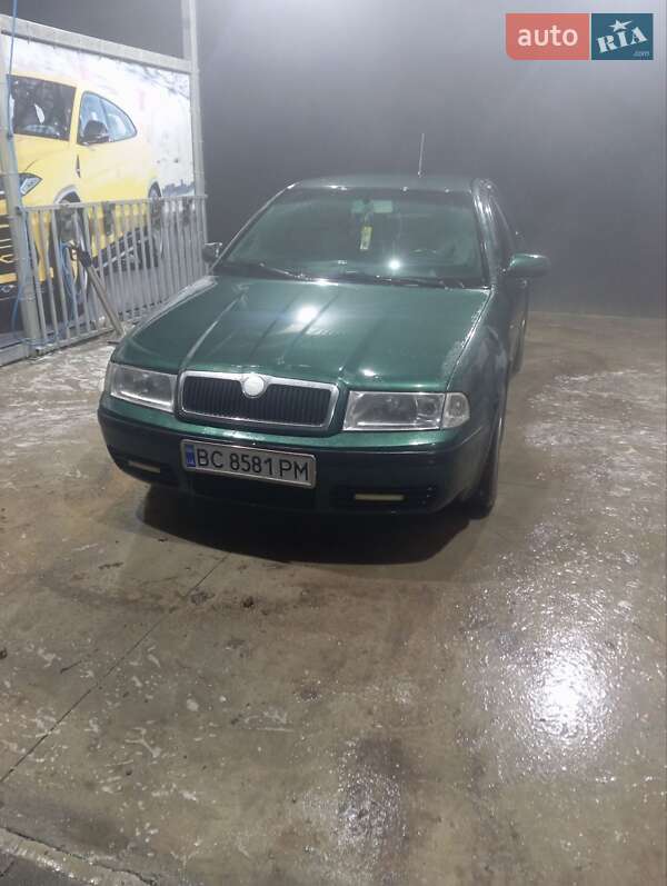 Лифтбек Skoda Octavia 2001 в Городке