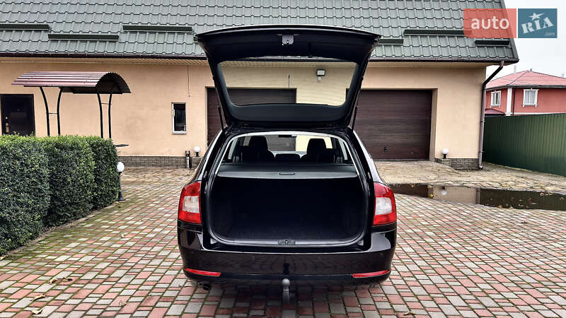Универсал Skoda Octavia 2010 в Хороле