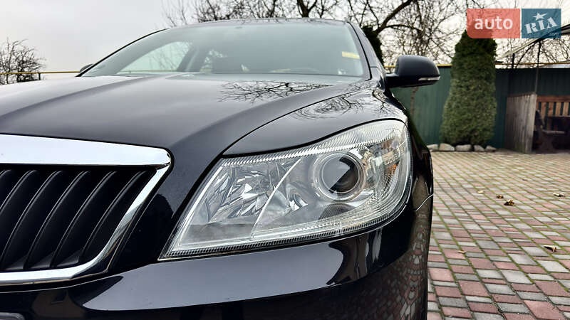 Универсал Skoda Octavia 2010 в Хороле