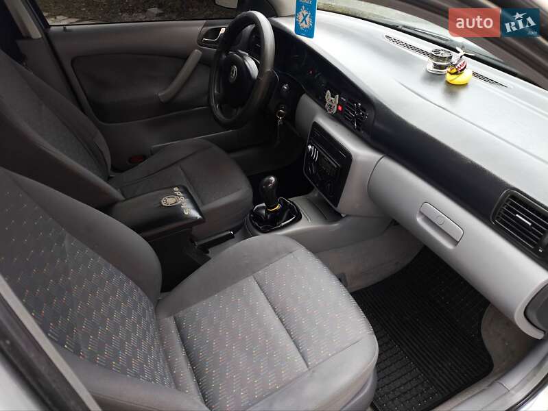 Ліфтбек Skoda Octavia 2003 в Надвірній