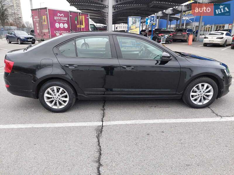 Лифтбек Skoda Octavia 2016 в Львове