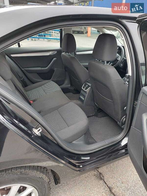 Лифтбек Skoda Octavia 2016 в Львове