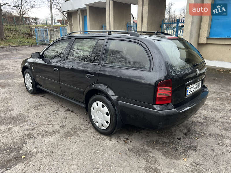 Універсал Skoda Octavia 2003 в Золочеві