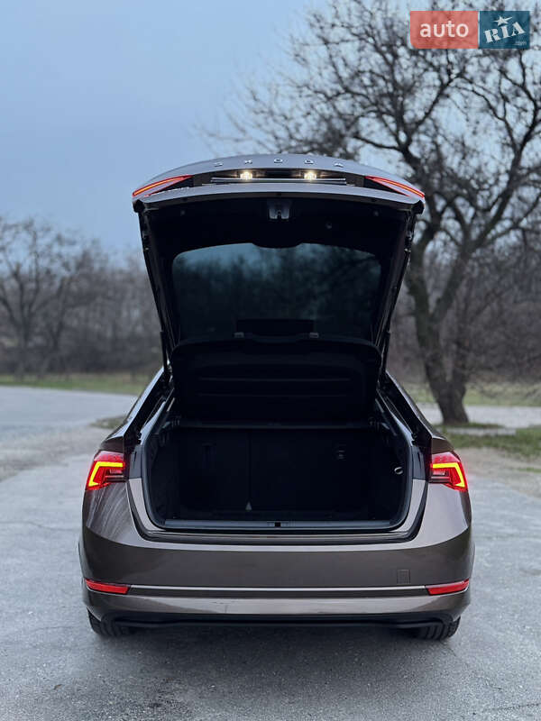 Лифтбек Skoda Octavia 2020 в Днепре