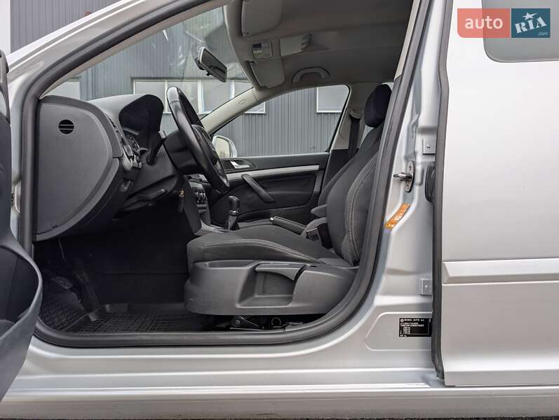 Ліфтбек Skoda Octavia 2010 в Луцьку