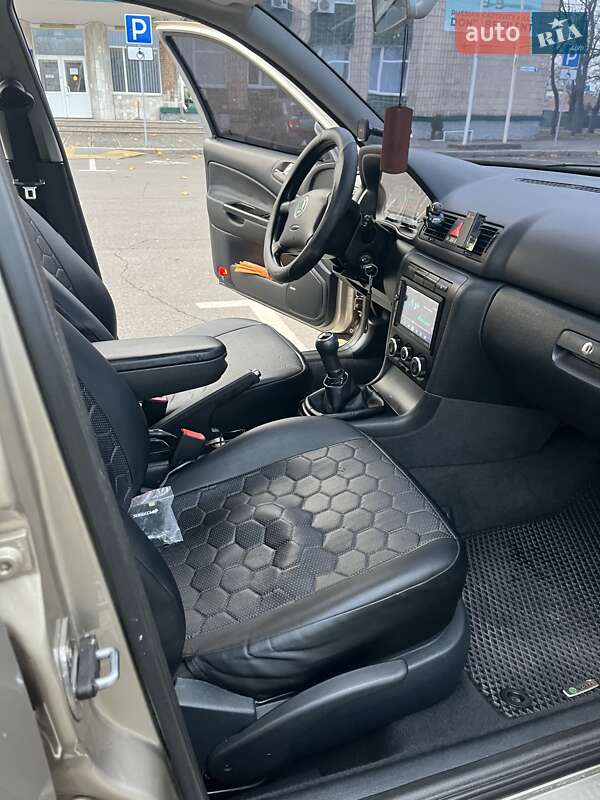 Лифтбек Skoda Octavia 2005 в Николаеве