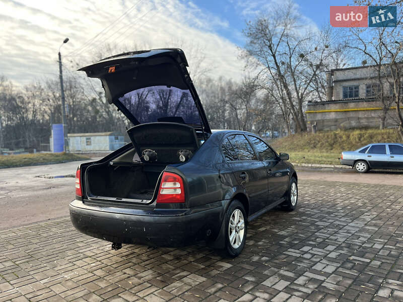 Ліфтбек Skoda Octavia 2004 в Чернігові