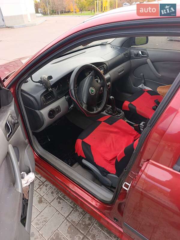 Лифтбек Skoda Octavia 2003 в Кременчуге