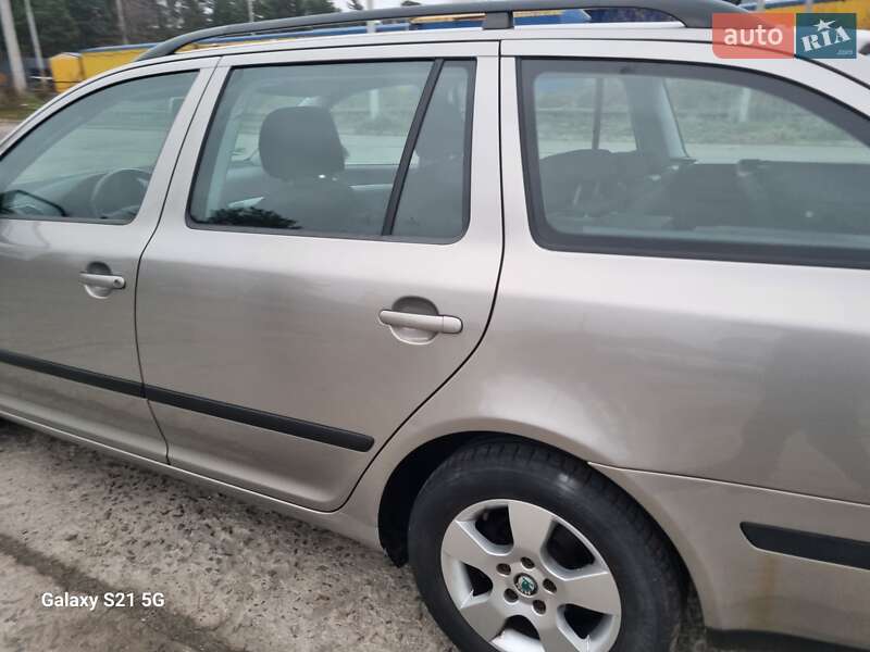 Универсал Skoda Octavia 2008 в Нетешине