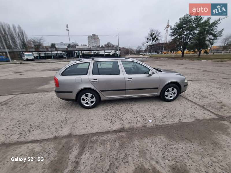 Универсал Skoda Octavia 2008 в Нетешине
