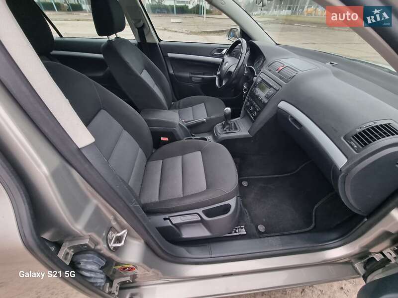 Универсал Skoda Octavia 2008 в Нетешине