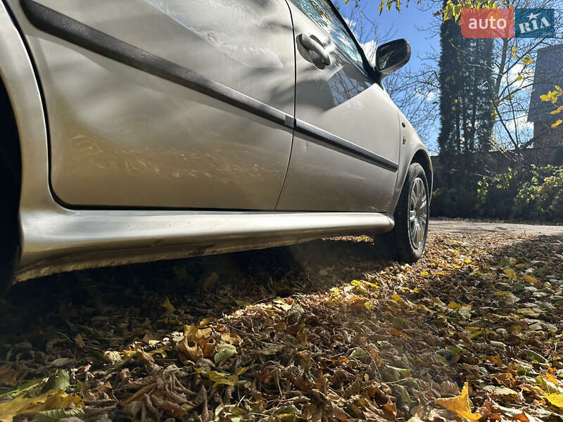 Лифтбек Skoda Octavia 2003 в Хмельницком