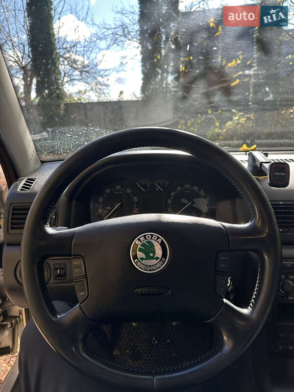 Лифтбек Skoda Octavia 2003 в Хмельницком