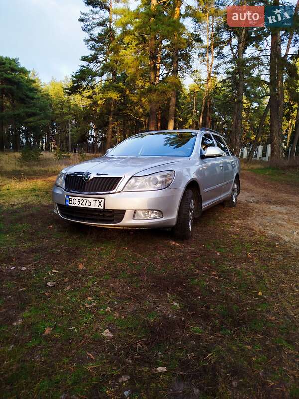 Універсал Skoda Octavia 2011 в Сумах