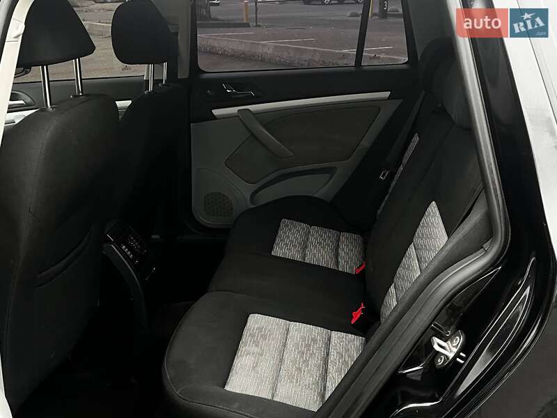 Універсал Skoda Octavia 2010 в Дніпрі