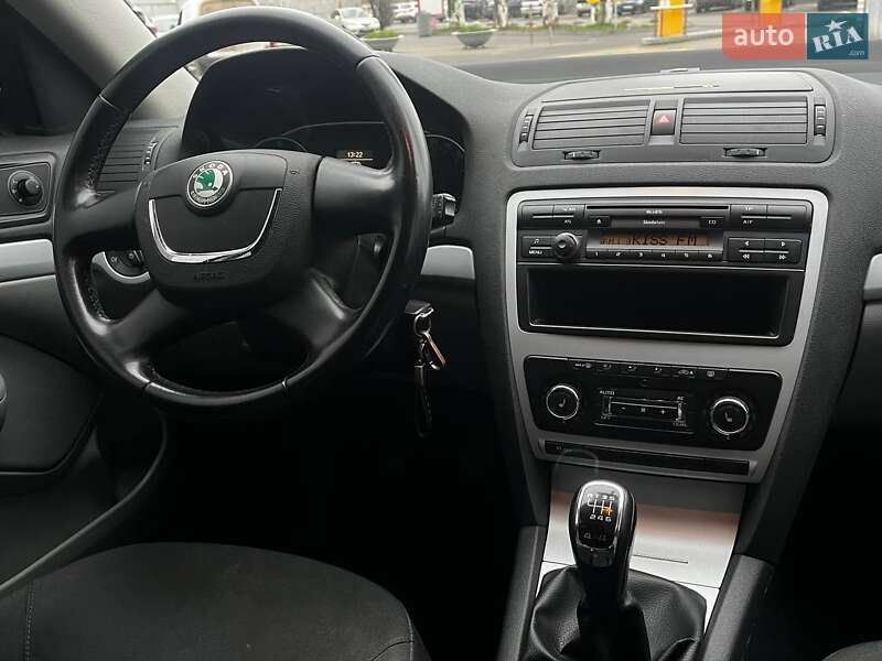 Універсал Skoda Octavia 2010 в Дніпрі