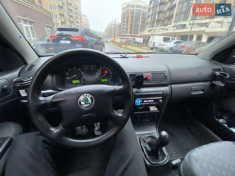 Лифтбек Skoda Octavia 2005 в Вишневом фото 9 Лифтбек Skoda Octavia 2005 в Вишневом