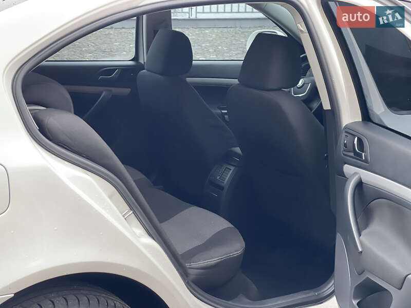 Лифтбек Skoda Octavia 2012 в Днепре