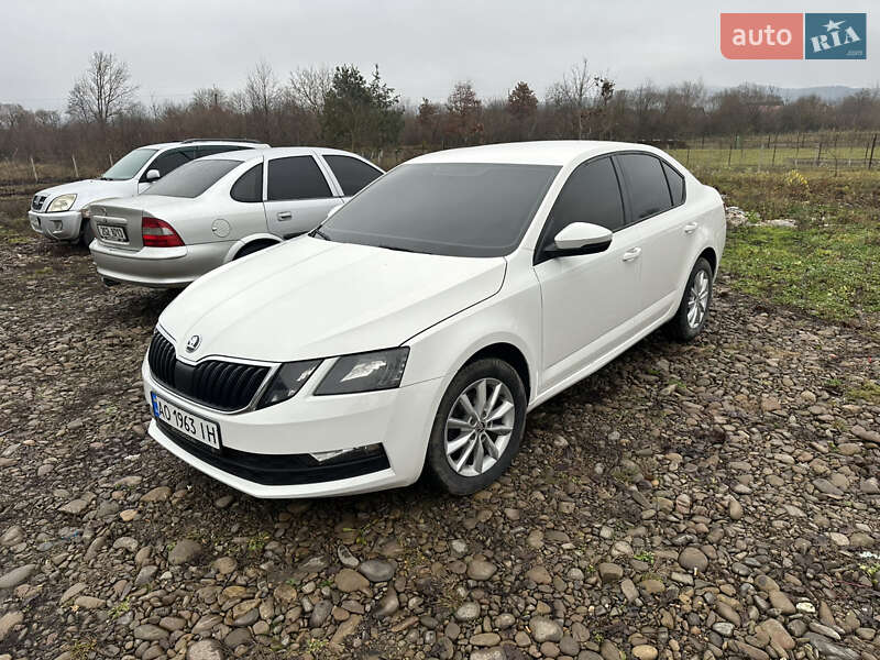 Лифтбек Skoda Octavia 2017 в Тячеве
