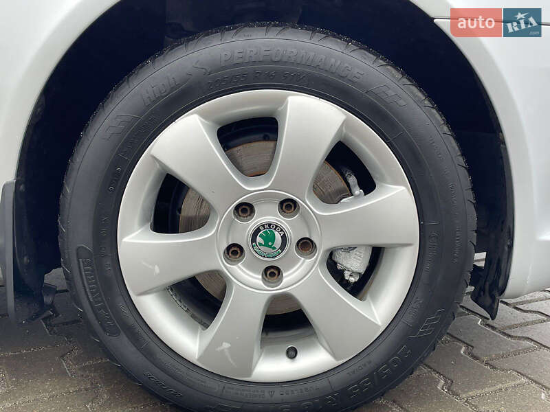 Универсал Skoda Octavia 2010 в Виннице